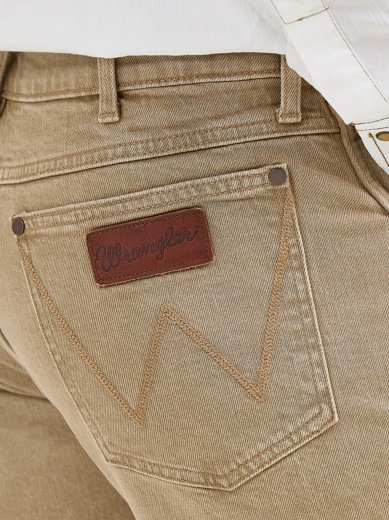 Wrangler Retro Slim Straight Jean - Saddle
