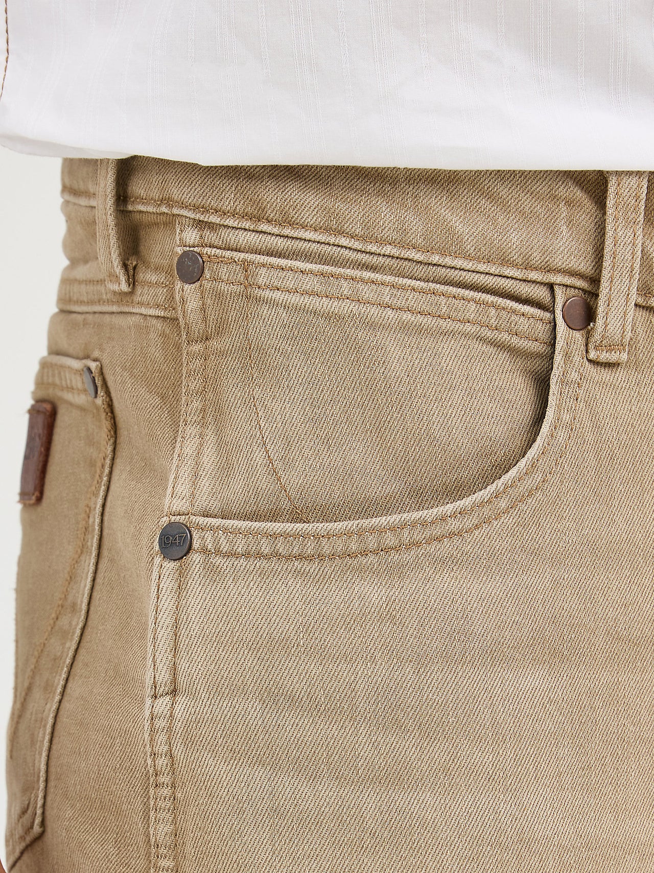 Wrangler Retro Slim Straight Jean - Saddle