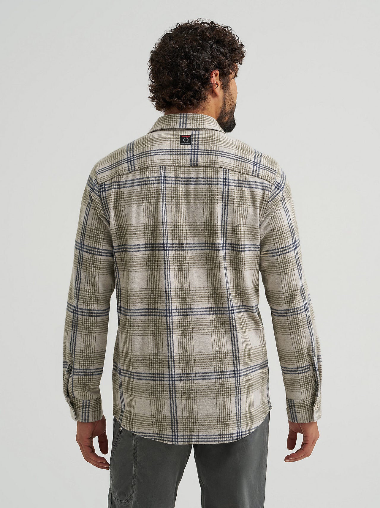 Wrangler ATG Campsite LS Button Down - Stone