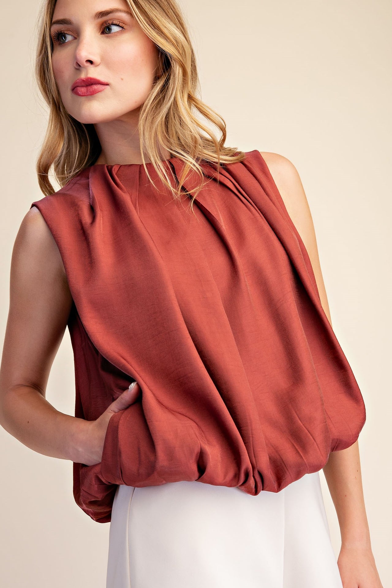 The Saylor Pleated Sleeveless Top - Rust