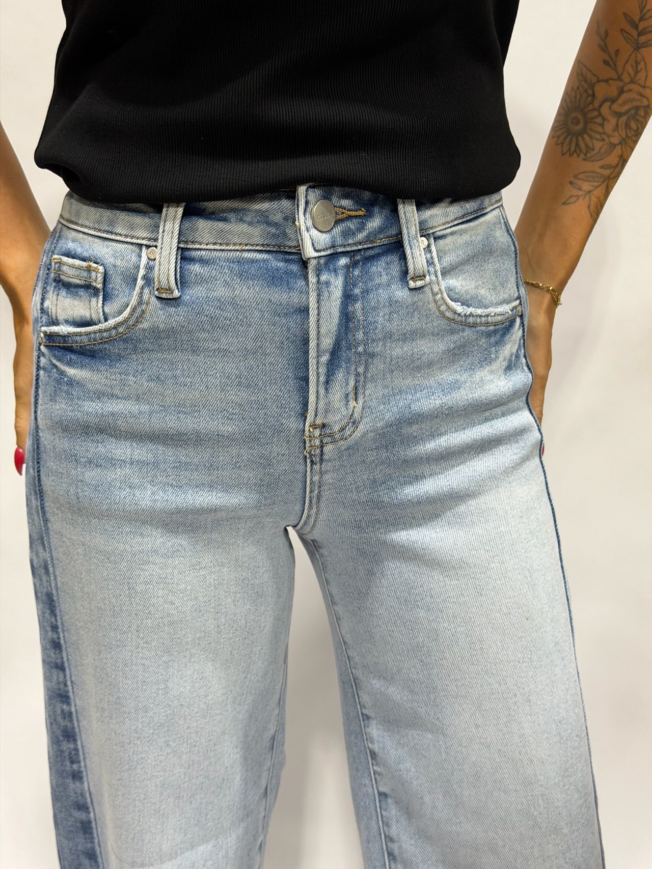 Risen High Rise Ankle Wide Leg Side Contrast Jeans - Light Wash