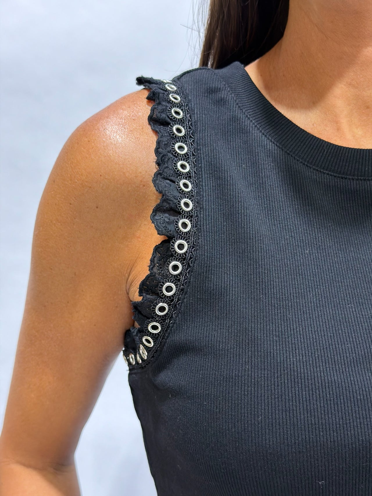 Grommet Ruffle Sleeve Tank Top - Black