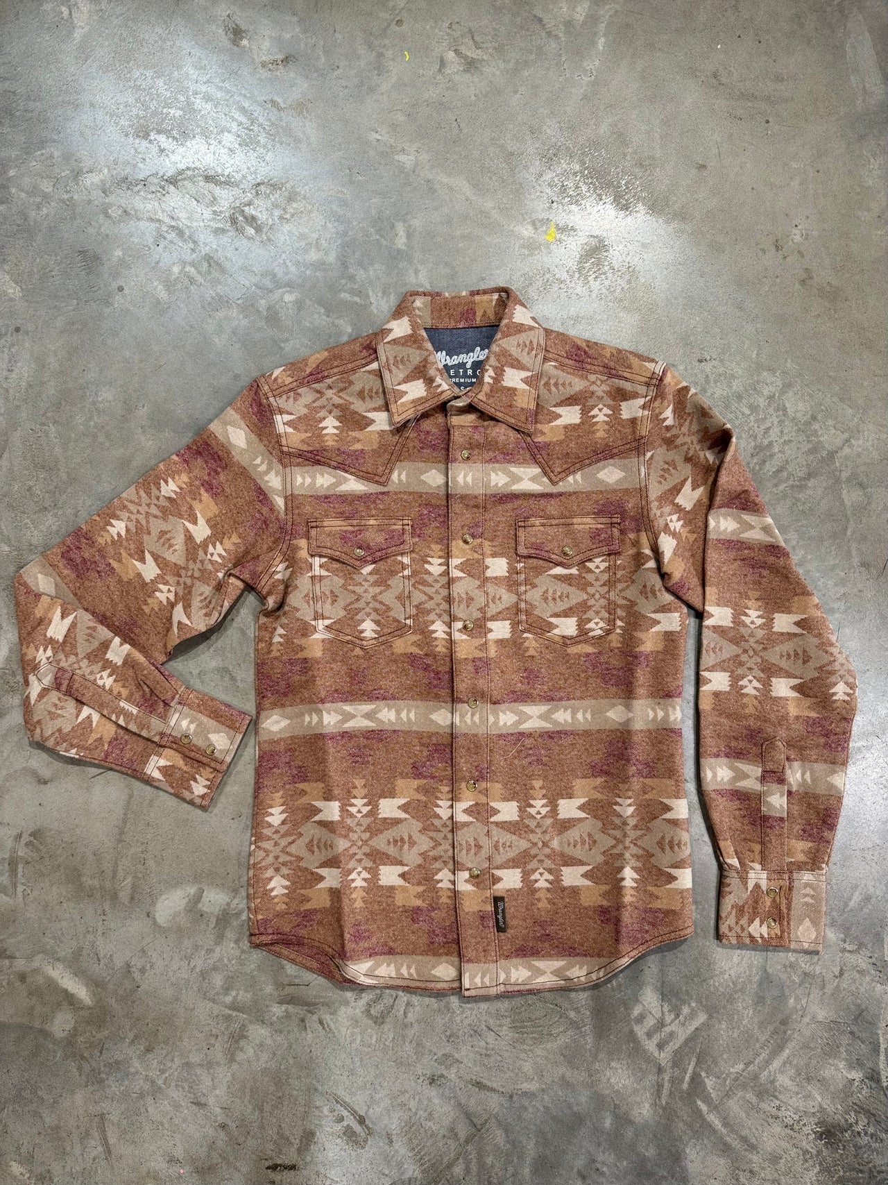 Men's Wrangler Heathered Rose Aztec Pearl Snap Shacket