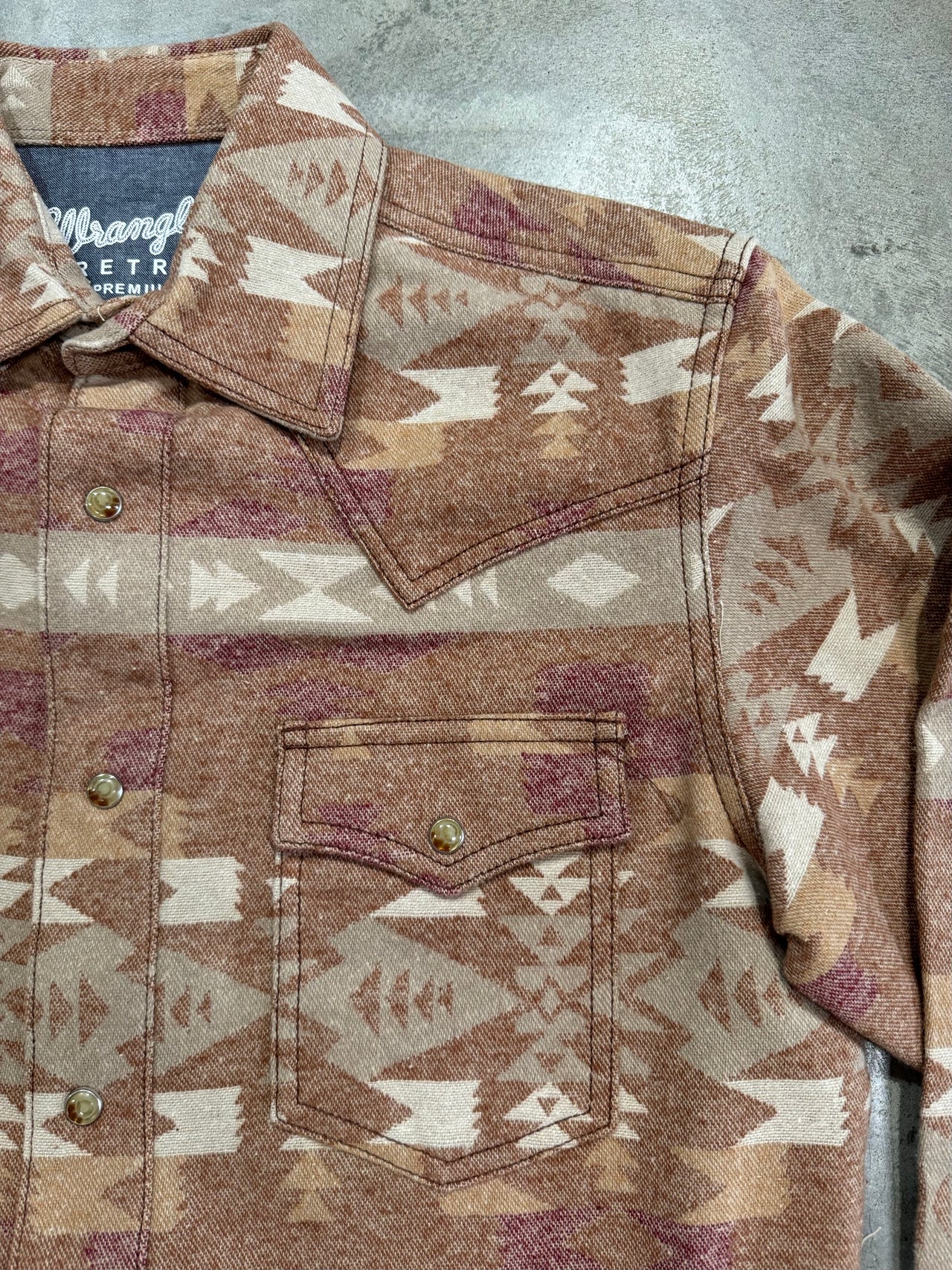 Men's Wrangler Heathered Rose Aztec Pearl Snap Shacket