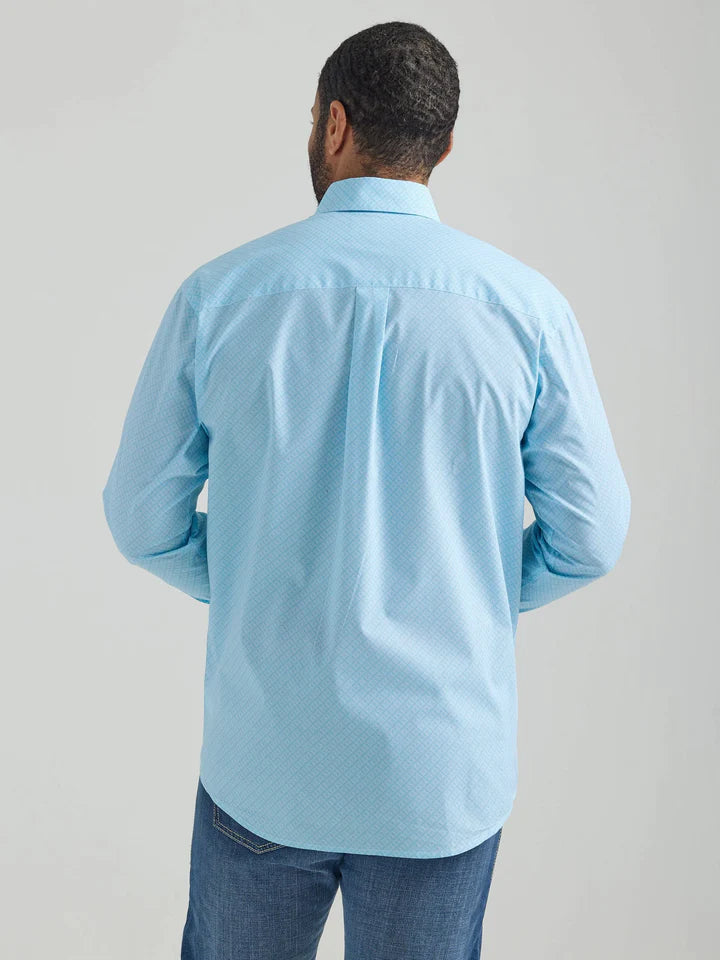 Wrangler Men’s Classic Long Sleeve Button Shirt Blue